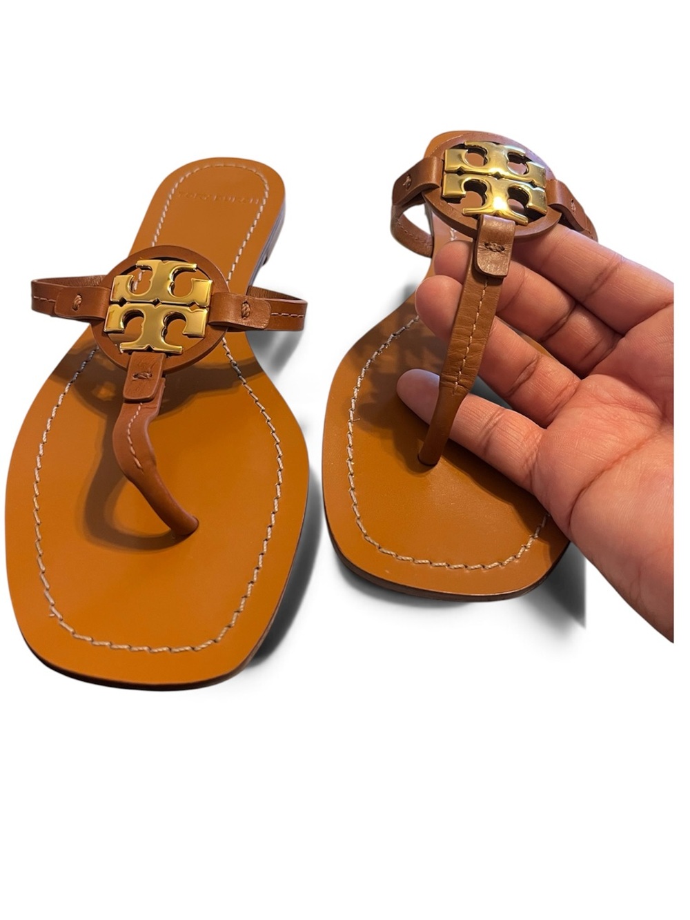 Tory Burch Miller Leather Thong Sandal in Brown with Gold Logo - Picture 4 of 5